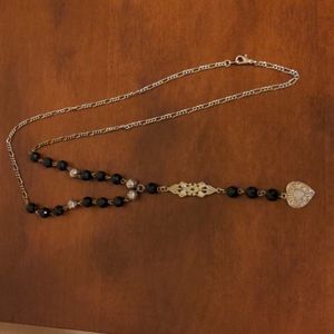 Silver tone Y necklace with heart pendant